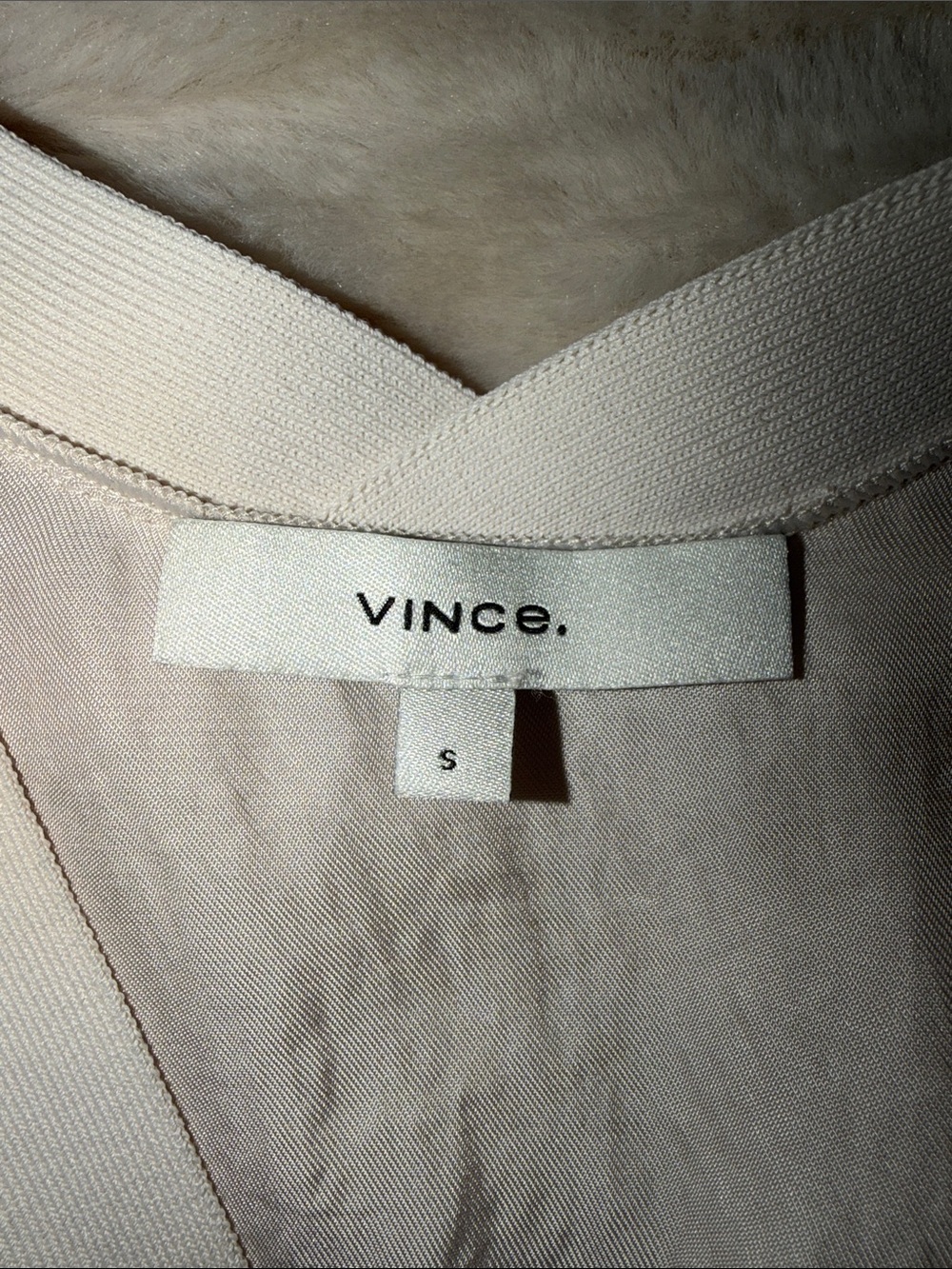 Vince Cream V-Neck Short Sleeve Blouse. Size Small. - Picture 8 of 8